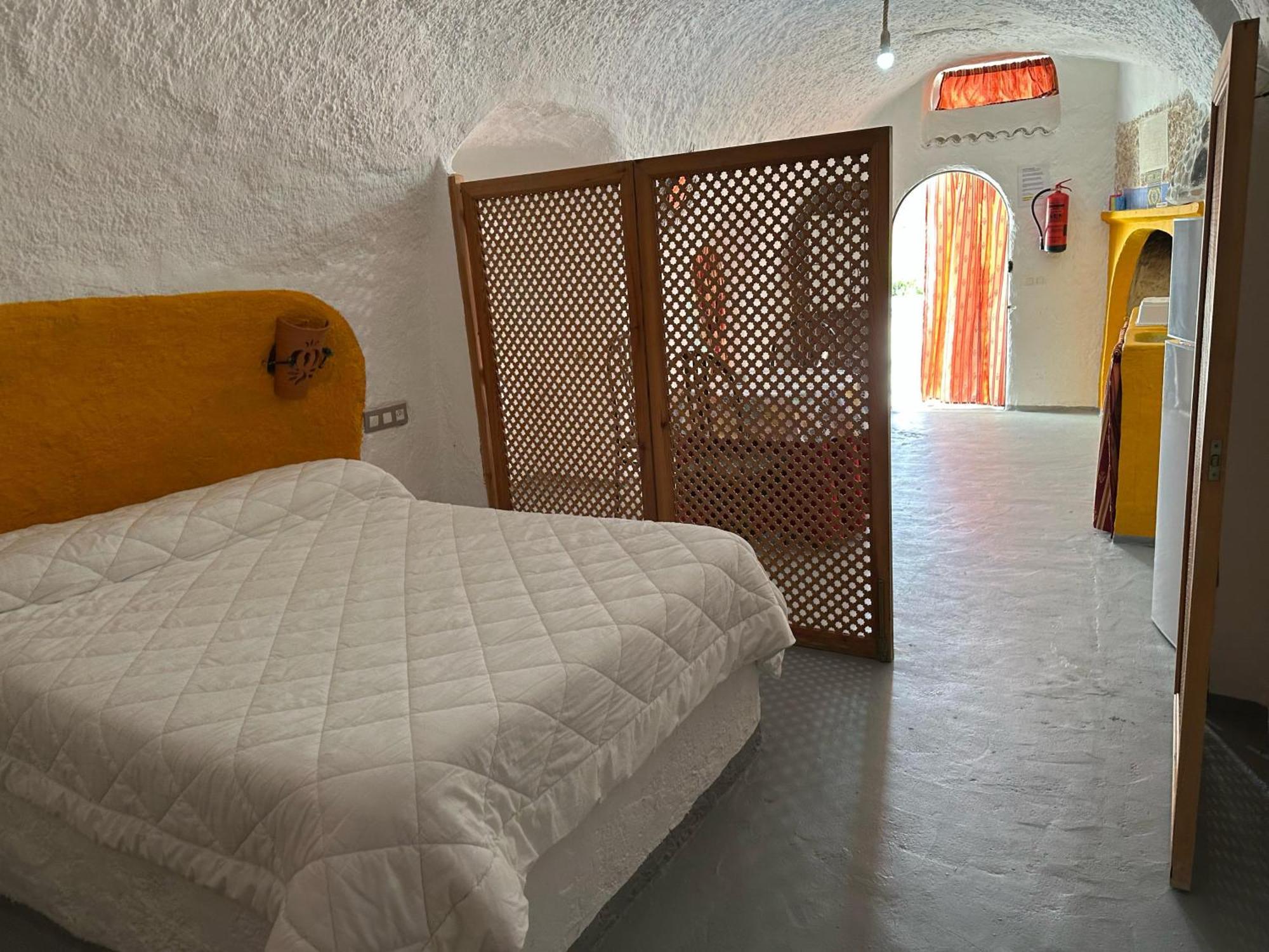 Alojamientos Cuevas Tiana El Aljibete Extérieur photo